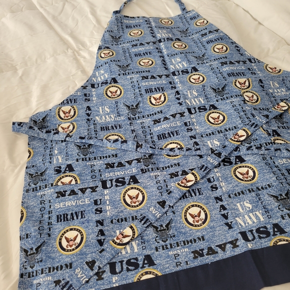 Apron - Picture 3 of 8